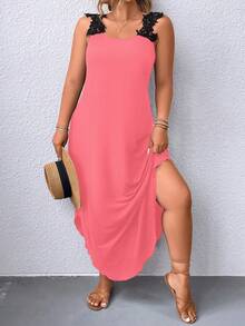 SHEIN Holidaya 大碼拼接水溶蕾絲弧形下擺吊帶洋裝 - 粉色 - 查看 3