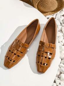 鏤空方頭平底鞋 - 棕色 - 查看 3