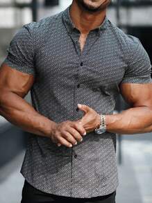 Manfinity Homme 男士滿版印花前排扣襯衫 - 黑色 - 查看 1