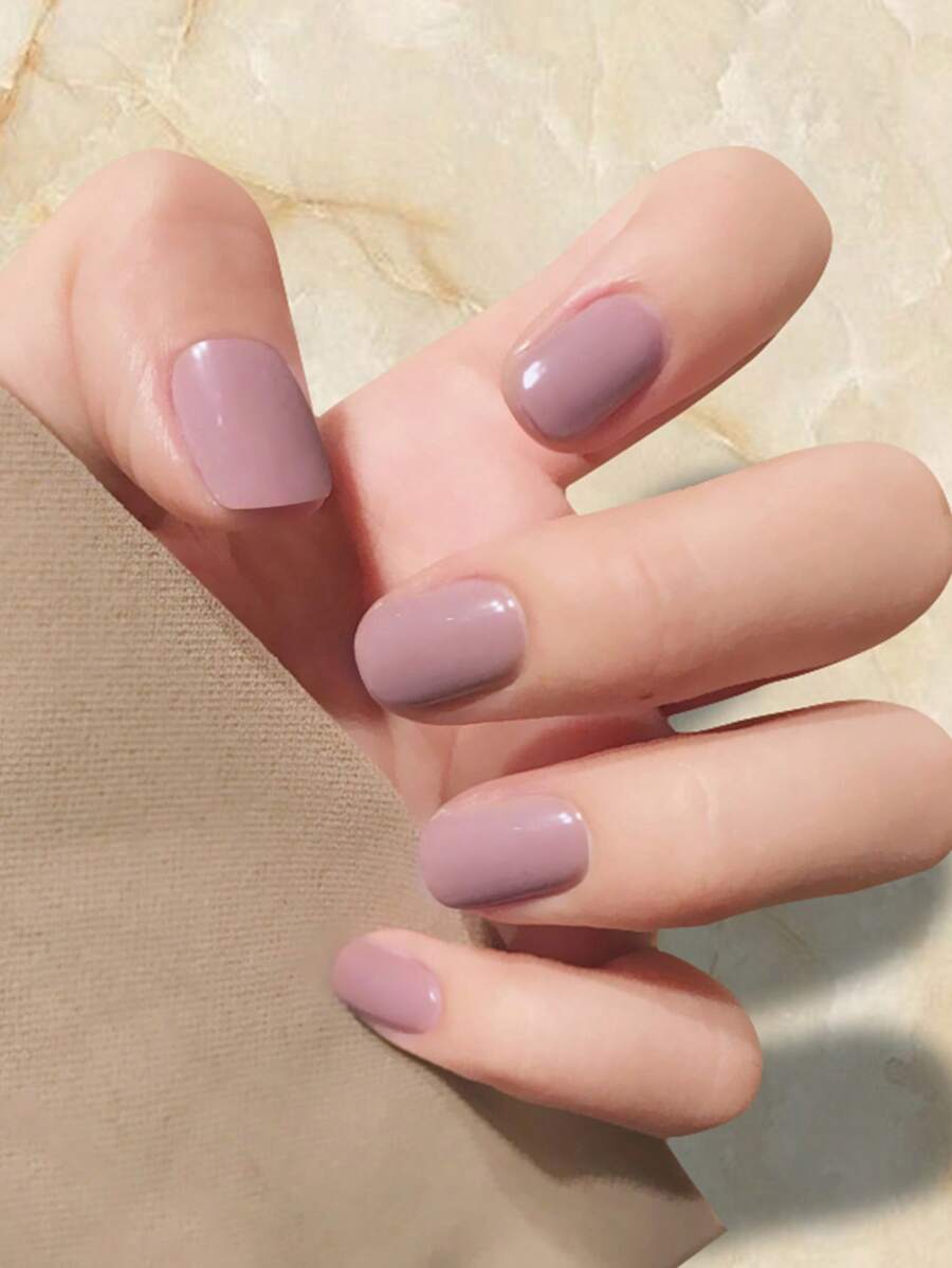 採用24入組短圓形實色經典全套假指甲套裝，按壓式假指甲，美甲工具，即時升級造型 - 淺灰紫 - 查看 1