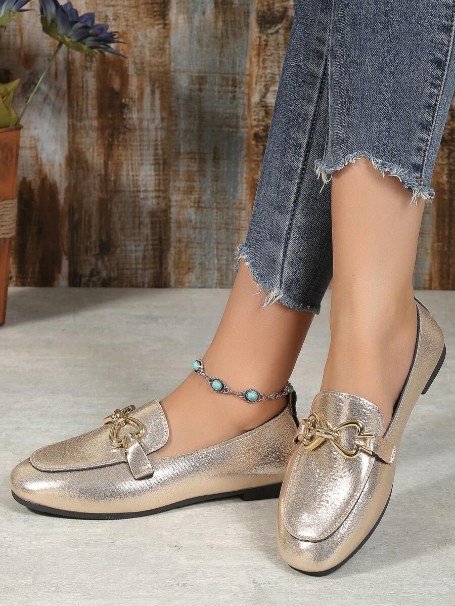 女式低跟香檳色金屬裝飾樂福鞋 - 銀色 - 查看 1