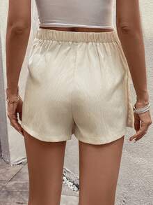 SHEIN LUNE 紐扣細節前圍裹短褲 - 杏色 - 查看 2