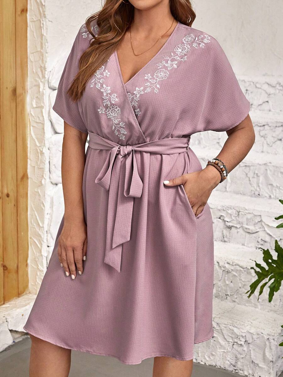 EMERY ROSE 大碼印花蝙蝠袖繫腰帶連衣裙 - 淡紫色 - 查看 1