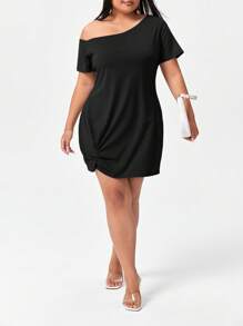 SHEIN Essnce 大碼休閒扭結純色連衣裙 - 黑色 - 查看 5