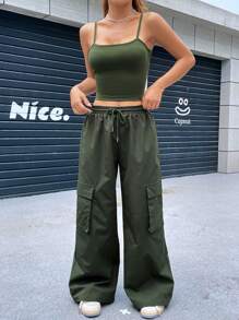 SHEIN EZwear 素色吊帶上衣和翻蓋口袋腰部抽繩工裝褲 - 軍綠色 - 查看 3