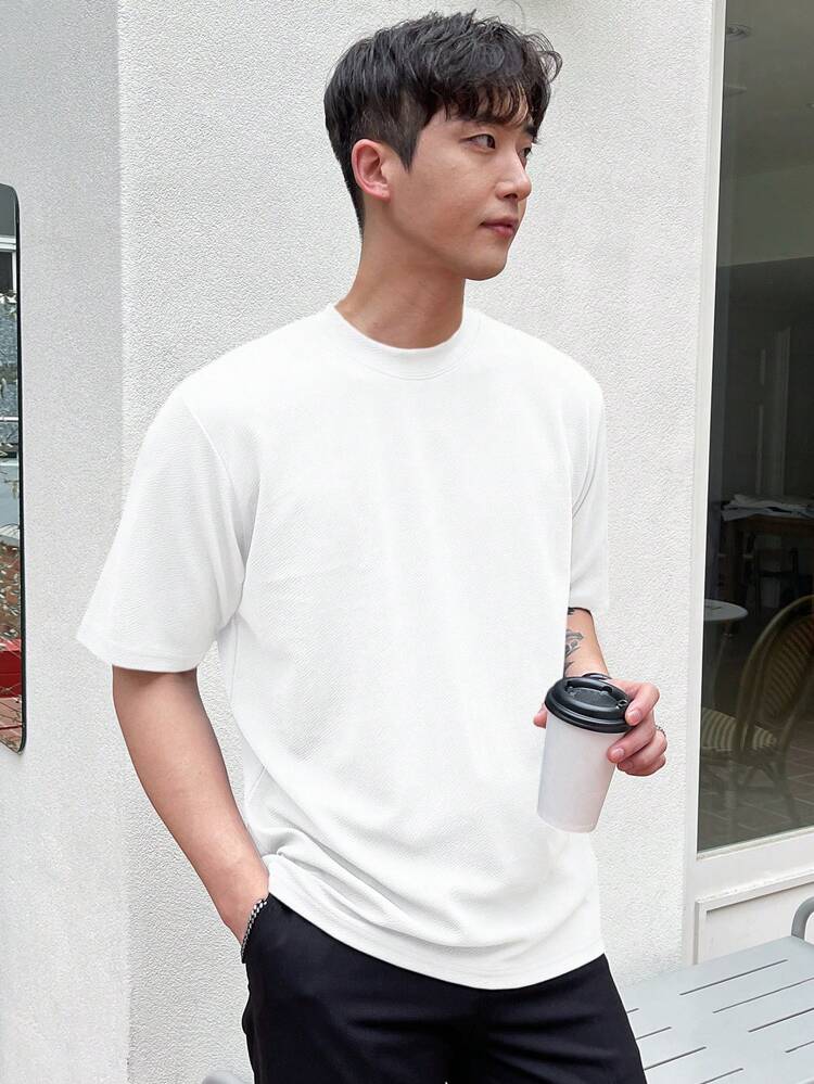 Men Solid Round Neck Tee