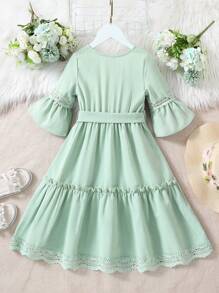 SHEIN 小女童水溶蕾絲拼接荷葉袖荷葉邊繫腰帶連衣裙 - 綠色 - 查看 2