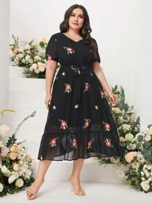 Modelyn Vestido con cinturón con estampado floral bajo con fruncido - Negro - Ver 4
