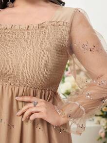 Modelyn Vestido de malla en contraste de manga amplia bajo con fruncido - Caqui - Ver 6