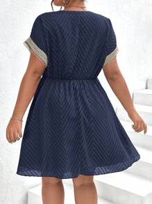 SHEIN Frenchy Hơn Ren tương phản Tie Trước Đầm - Màu xanh hải quân - Xem 2