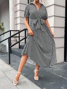 SHEIN Privé 滿版印花泡泡袖繫腰帶連衣裙 - 黑與白 - 查看 4