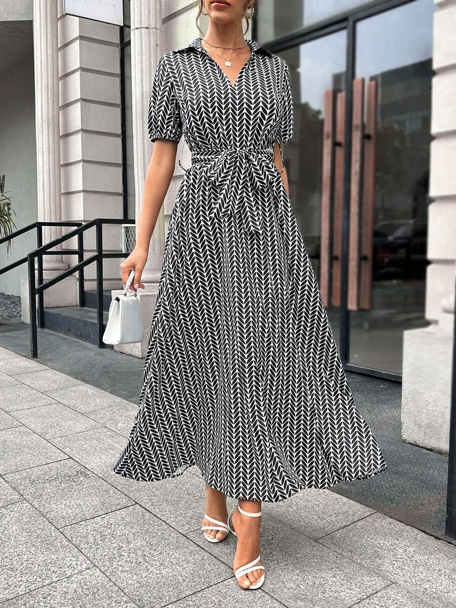 SHEIN Privé 滿版印花泡泡袖繫腰帶連衣裙 - 黑與白 - 查看 1