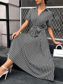 SHEIN Privé 滿版印花泡泡袖繫腰帶連衣裙 - 黑與白 - 查看 5