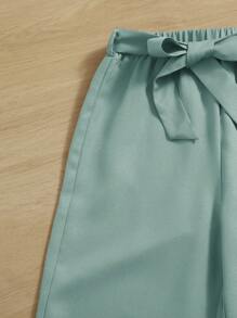 SHEIN Leap Crew 青少女身形和標語圖案的t恤和束腰褲