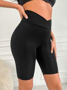 EURMUSE Solid V-Cut Waist Cycling Shorts - Black - View 4