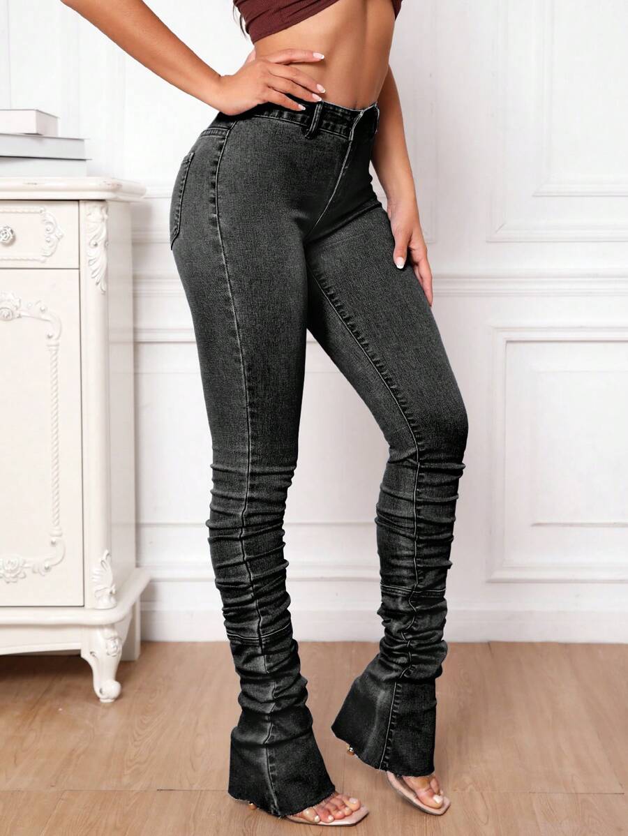 SHEIN Tall 素色毛邊褶皺牛仔褲 - 黑色 - 查看 1