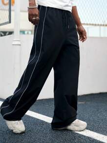 Manfinity RebelGame 男士字母圖案拼接滾邊腰部抽繩長褲 - 黑色 - 查看 4