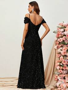 Faeriesty Elegante vestido largo de mujer con hombros descubiertos y lentejuelas brillantes para fiestas | Diseño con detalle de fruncido en el pecho y abertura en el muslo, perfecto para bodas de primavera, fiestas de jardín, celebraciones al aire libre en el bosque, cenas románticas, sesiones de fotos formales, reuniones a la orilla del lago y galas nocturnas etéreas, vestido de graduación y fiesta de cumpleaños, vestidos de primavera y verano en color negro - Negro - Ver 2