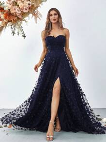 Đầm dạ hội thanh lịch không dây vai, cổ hình trái tim, xẻ tà cao và chân váy chữ A họa tiết hoa - Đầm maxi dài trang trọng, phù hợp cho các sự kiện thảm đỏ. - Màu xanh hải quân - Xem 2