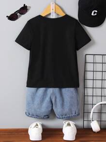 SHEIN 男童2入組夏季套裝,太空人印花t恤和短褲套裝