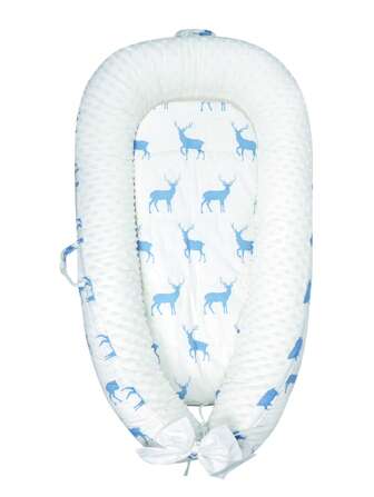 Nid de bébé confortable avec motif mignon de cerf