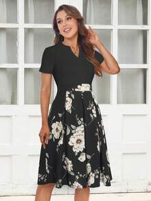 Vestido con estampado floral con bolsillo oculto - Negro - Ver 4