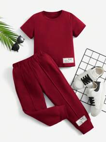 SHEIN 小男童標語補丁貼T恤和運動褲 - 酒紅色 - 查看 1