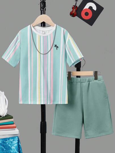 SHEIN Tween Boys' Playful Vacation Style Short Sleeve T-Shirt And Shorts