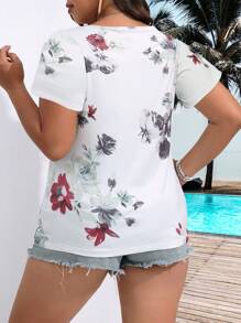 SHEIN LUNE 加大花卉印花对比色凸纹蕾丝 T 恤图案 T 恤女式上衣 - 彩色 - 查看 2