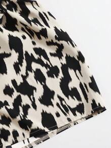 SHEIN VCAY 加大单肩上衣和全身印花系带夏季短裤 - 杏色 - 查看 4