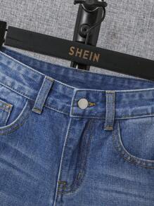 SHEIN Chico preadolescente Shorts en mezclilla desgarro con bolsillo oblicuo - Azul lavado medio - Ver 4