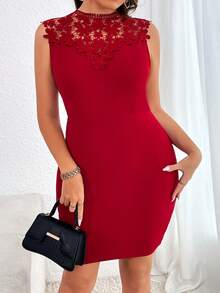 SHEIN Privé Plus Guipure Lace Yoke Bodycon Dress - Burgundy - View 5
