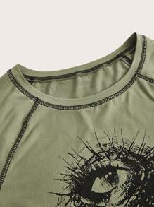 ROMWE Grunge Punk Mắt in Khâu trên cùng Tay Raglan Áo phông Crop - xanh quân đội - Xem 3