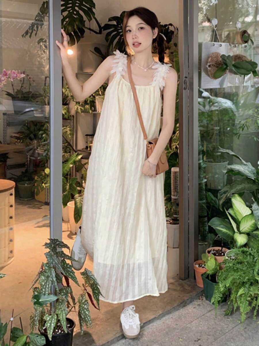 素色貼花細節洋裝 - 杏色 - 查看 1