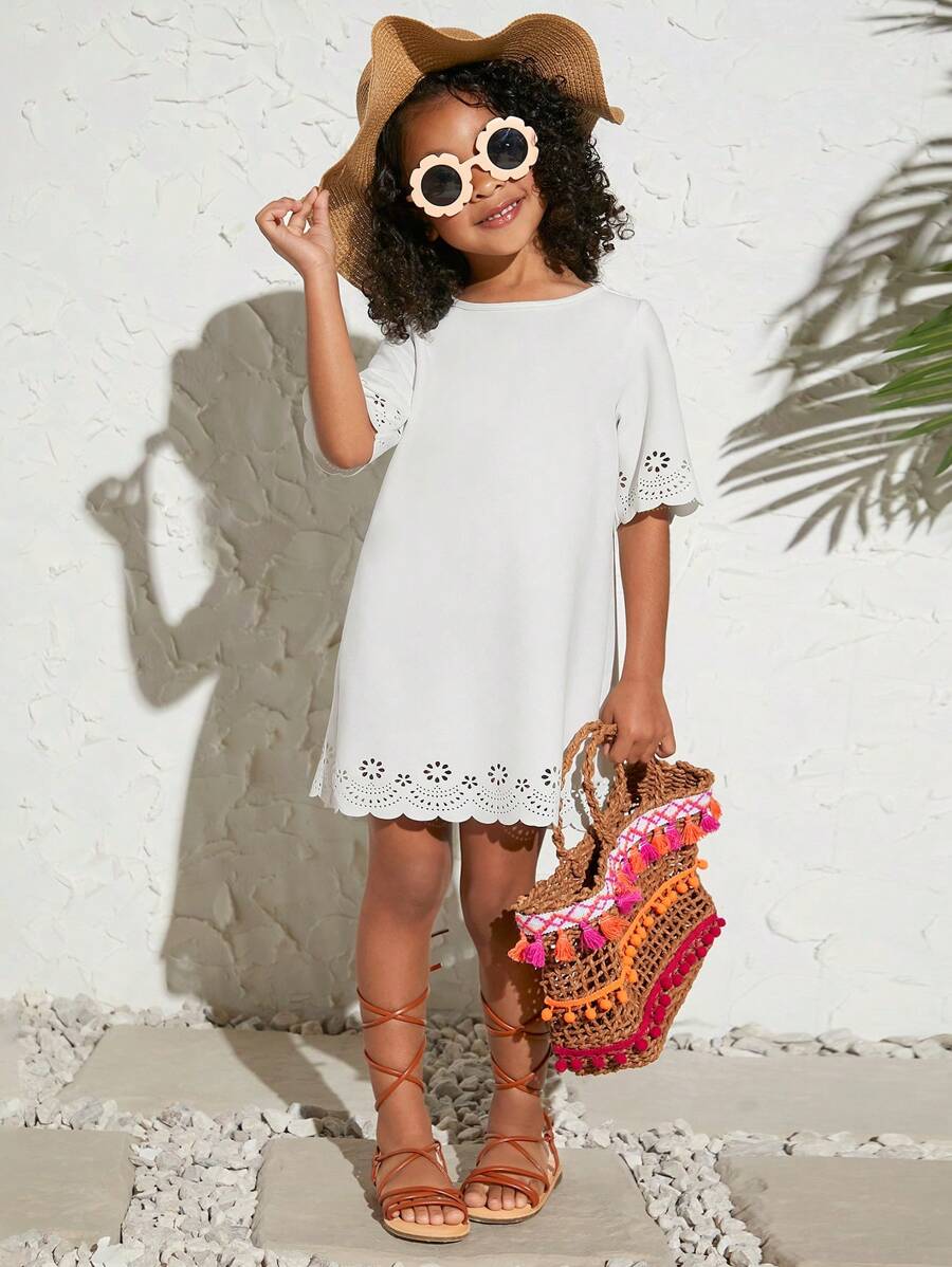SHEIN 小女童鏤空T恤連衣裙 - 白色 - 查看 1