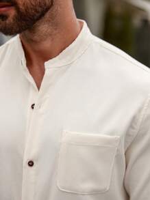 Manfinity Homme Hombres Camisa unicolor con botón con parche de bolsillo sin camiseta