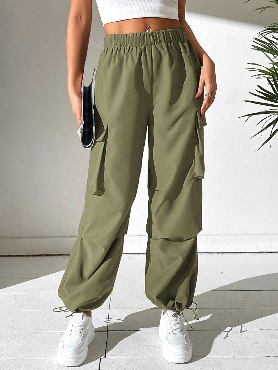 SHEIN PETITE Pantalones cargo con bolsillo de solapa, cordón lateral y dobladillo con cordón - Verde militar - Ver 1
