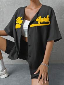 SHEIN Unity Camisa con estampado de letra de hombros caídos con botón delantero - Negro - Ver 4
