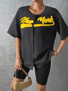 SHEIN Unity Camisa con estampado de letra de hombros caídos con botón delantero - Negro - Ver 5