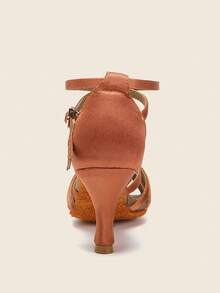 女士極簡踝帶細跟緞面魅力四射涼鞋 - 棕色 - 查看 3