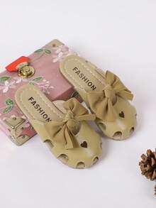 Kids Bow Decor Hollow Out Slippers - Khaki - View 2