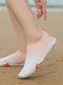 女士漸層幾何樣式溪運動鞋