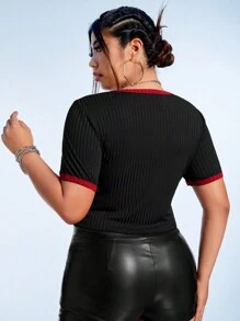 SHEIN ICON 大碼蜘蛛刺繡拼接邊短款T恤 - 黑色 - 查看 2