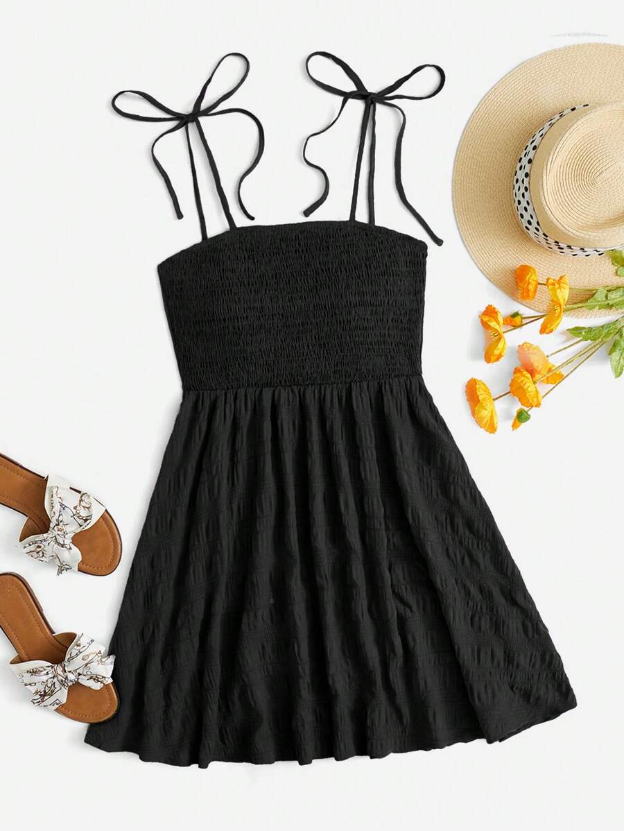 Soleia 肩上打結打褶吊帶洋裝 - 黑色 - 查看 1