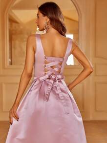 Faeriesty 女士优雅缎面方领系带连衣裙，曳地长裙摆，尽显奢华气质 | 适合盛大晚宴、婚礼或红毯活动的奢华晚装，也是夏季度假的理想之选