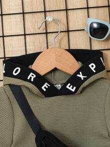 SHEIN 男嬰字母圖案連帽T恤和短褲和包