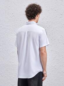 Manfinity VCAY 1pc Loose Fit Letter Tape Button Front Shirt - White - View 2