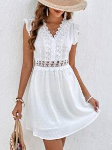 SHEIN Frenchy 圓點拼接水溶蕾絲荷葉邊洋裝 - 白色 - 查看 1