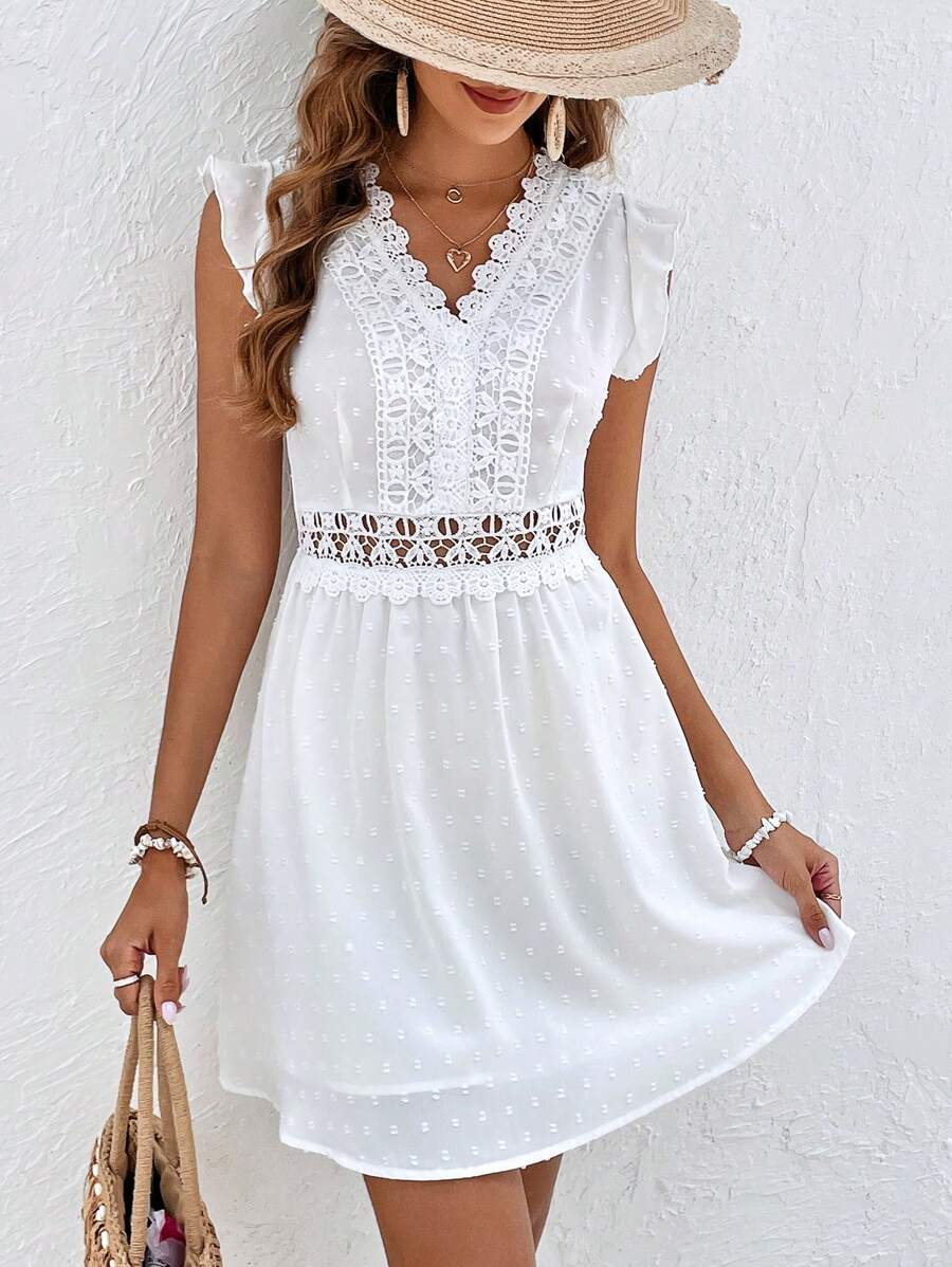 SHEIN Frenchy 圓點拼接水溶蕾絲荷葉邊洋裝 - 白色 - 查看 1