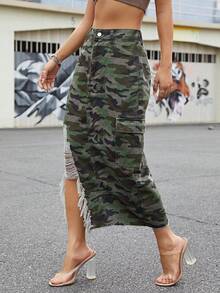 Falda con estampado de camuflaje y  borde desgarrado sin rematar - Verde - Ver 3